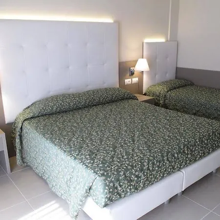 Hotel Residence Holiday Aparthotel 3*