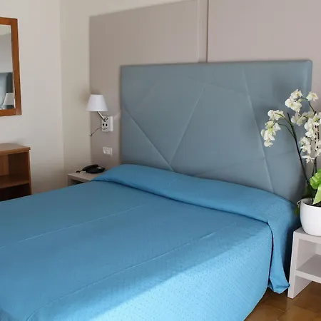 Aparthotel Hotel Residence Holiday 3*