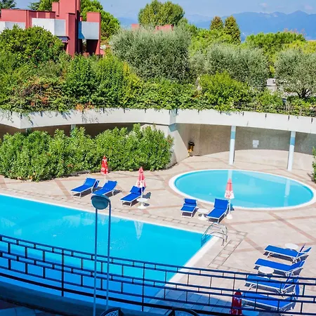 Hotel Residence Holiday Hotel apartamentowy 3*