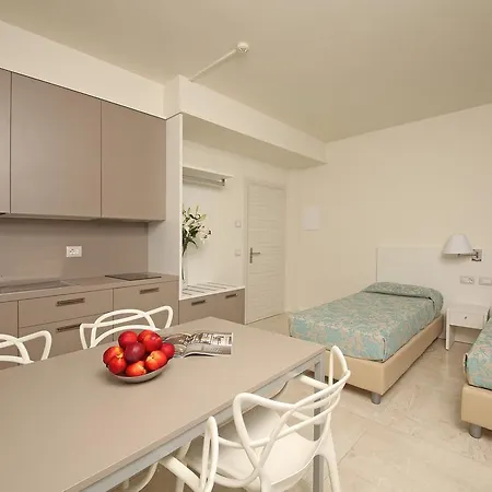 Aparthotel Hotel Residence Holiday 3*