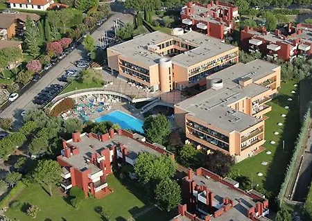 Hotel Residence Holiday Aparthotel 3*